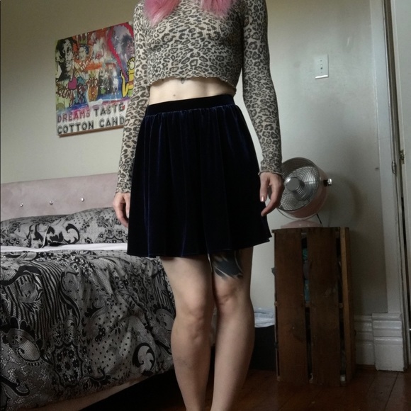 2 For 1 Velvet American Apparel skirts ❤️💙 - Picture 5 of 14